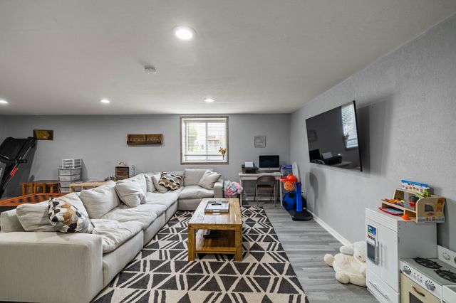 1304 S 10th Street, Adel, IA 50003