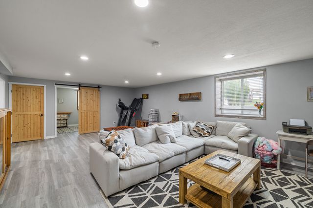 1304 S 10th Street, Adel, IA 50003