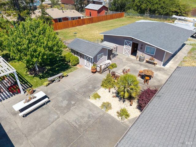 23180 Maffei Rd, Sonoma, CA 95476