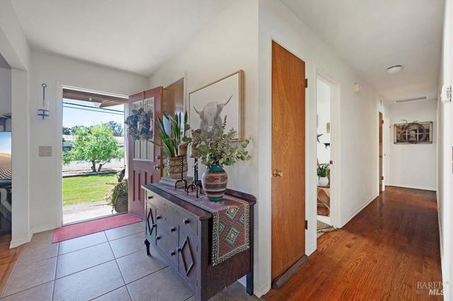 23180 Maffei Rd, Sonoma, CA 95476