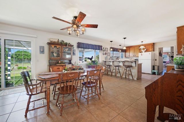 23180 Maffei Rd, Sonoma, CA 95476