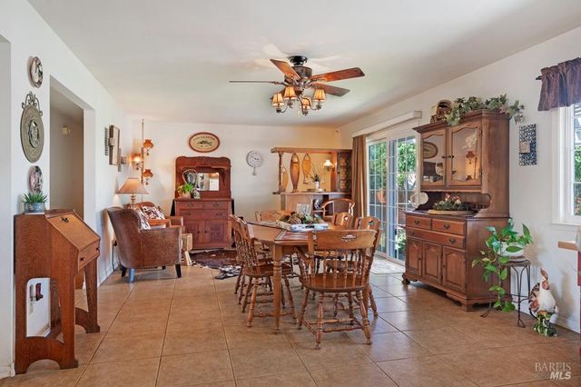 23180 Maffei Rd, Sonoma, CA 95476