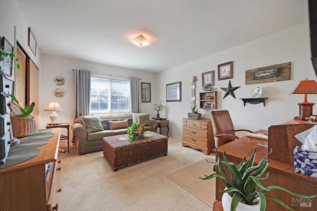 23180 Maffei Rd, Sonoma, CA 95476