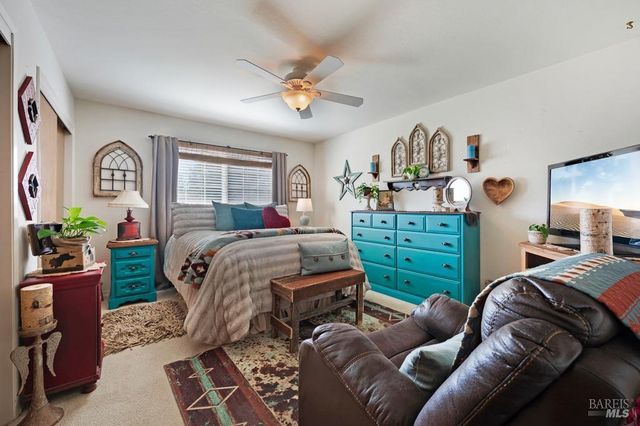 23180 Maffei Rd, Sonoma, CA 95476