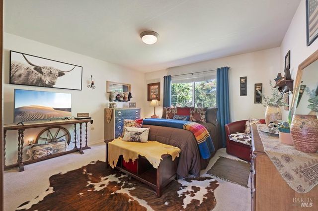 23180 Maffei Rd, Sonoma, CA 95476