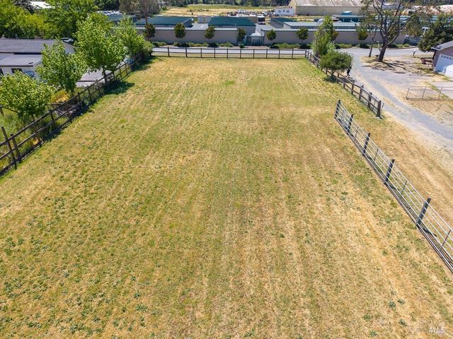 23180 Maffei Rd, Sonoma, CA 95476