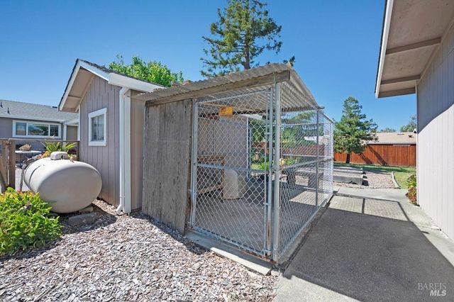 23180 Maffei Rd, Sonoma, CA 95476