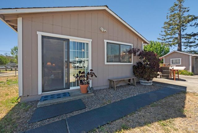 23180 Maffei Rd, Sonoma, CA 95476