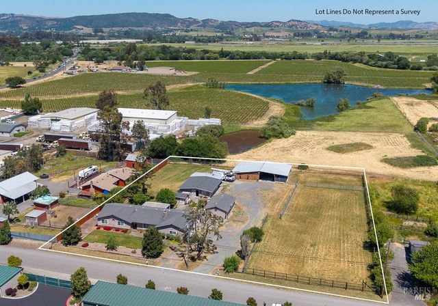 23180 Maffei Rd, Sonoma, CA 95476