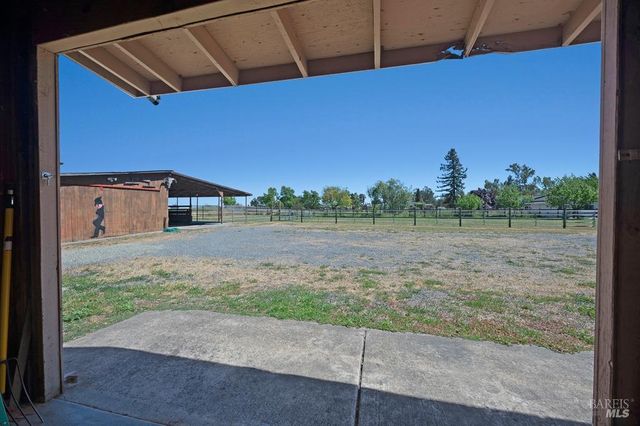 23180 Maffei Rd, Sonoma, CA 95476