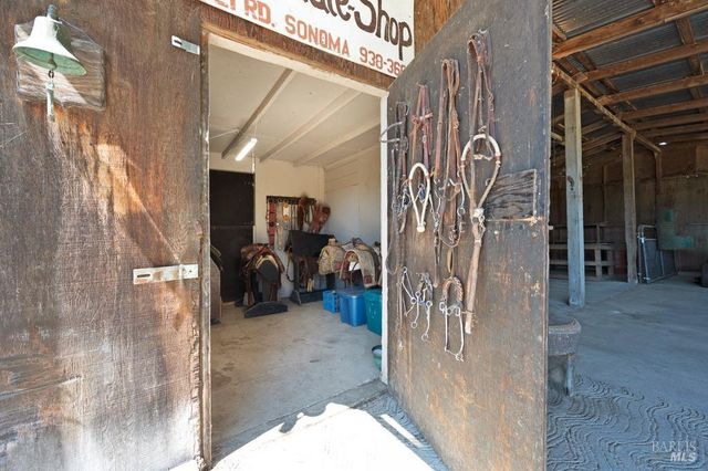 23180 Maffei Rd, Sonoma, CA 95476