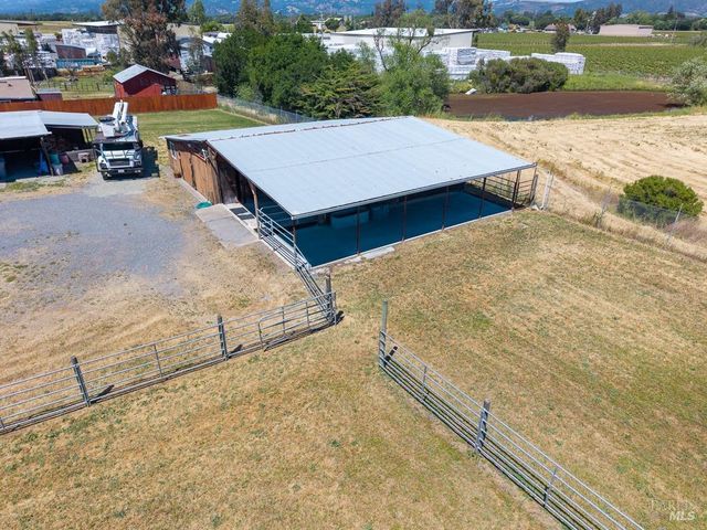 23180 Maffei Rd, Sonoma, CA 95476