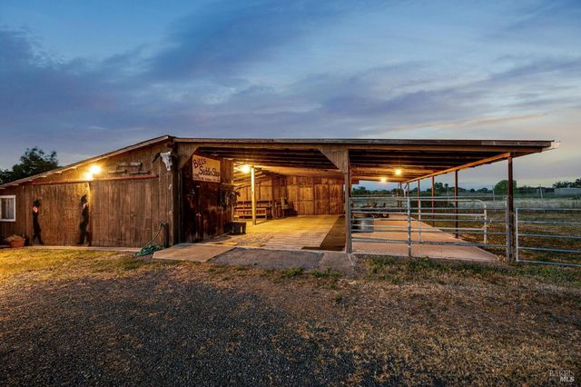 23180 Maffei Rd, Sonoma, CA 95476