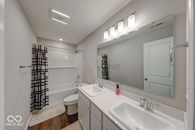 5782 Handbell Lane, Greenwood, IN 46143