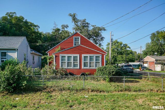 3203 W LATROBE Street, Peoria, IL 61605