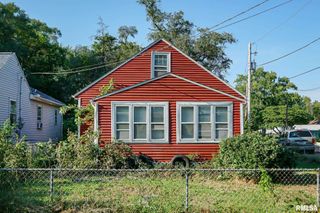 3203 W LATROBE Street, Peoria, IL 61605