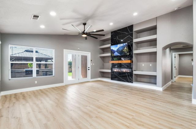 10032 Calle Bella NW, Albuquerque, NM 87114