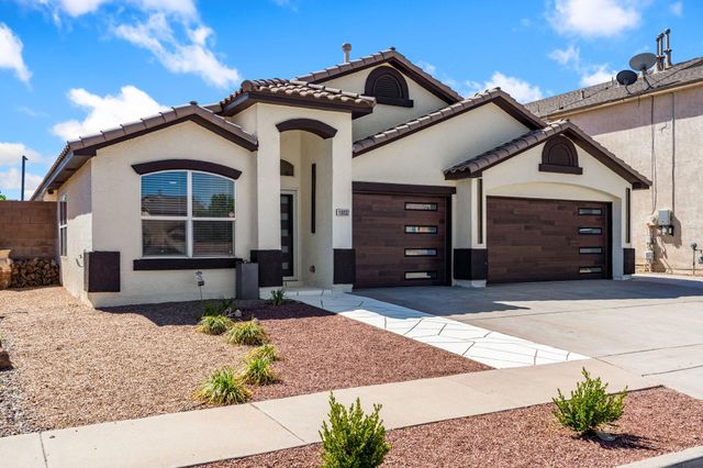 10032 Calle Bella NW, Albuquerque, NM 87114