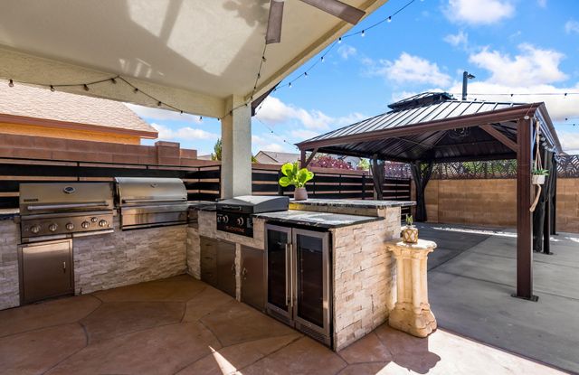 10032 Calle Bella NW, Albuquerque, NM 87114