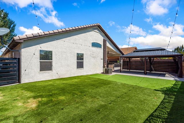 10032 Calle Bella NW, Albuquerque, NM 87114