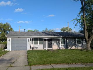 2414 CORBY Drive, Fort Wayne, IN 46815