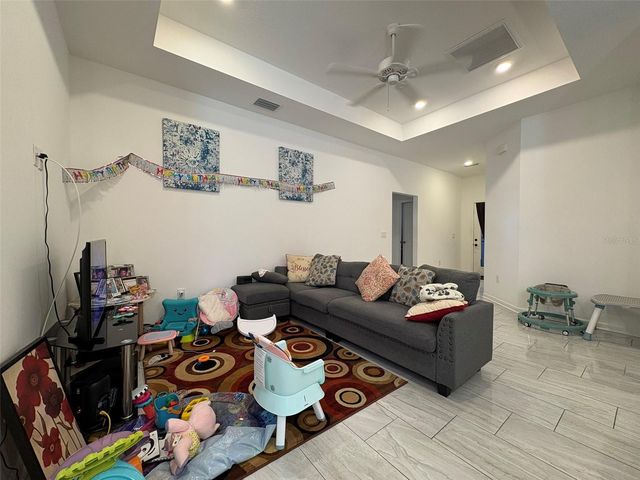 22 DEACON JONES BOULEVARD, Orlando, FL 32810