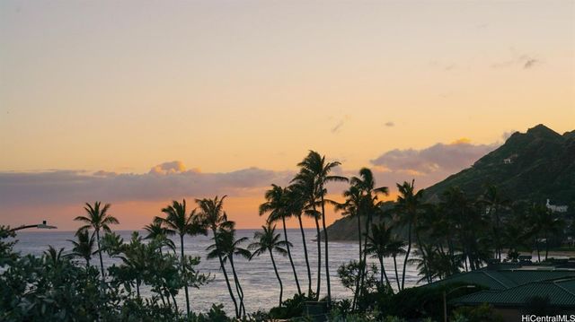 4240 Kaikoo Place, Honolulu, HI 96816