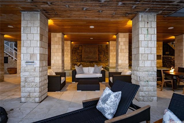 4240 Kaikoo Place, Honolulu, HI 96816