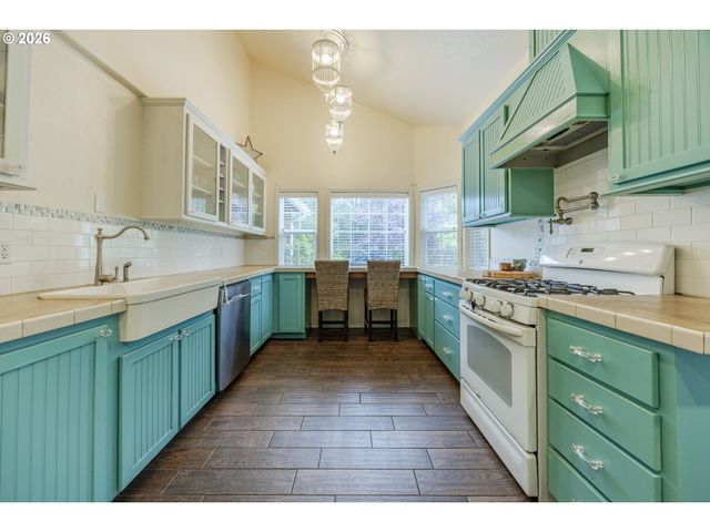 87760 SALTAIRE St, Florence, OR 97439