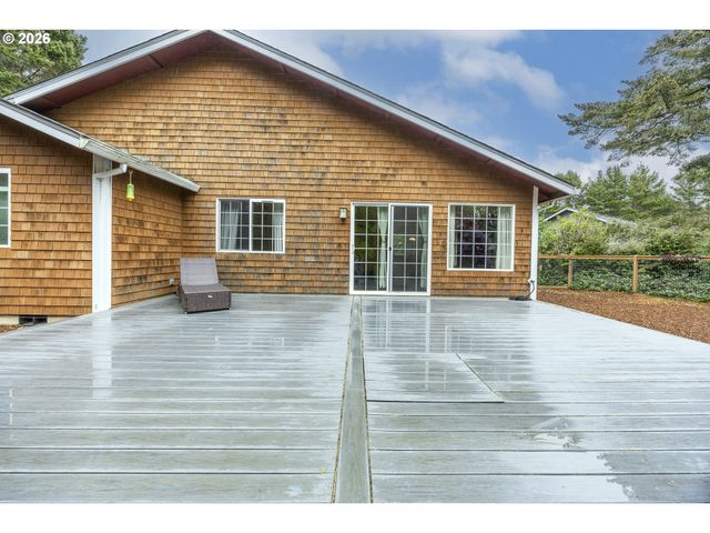 87760 SALTAIRE St, Florence, OR 97439