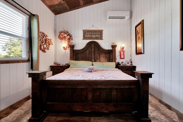 125 Valencia Dr, Kerrville, TX 78028