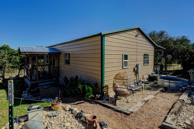 125 Valencia Dr, Kerrville, TX 78028