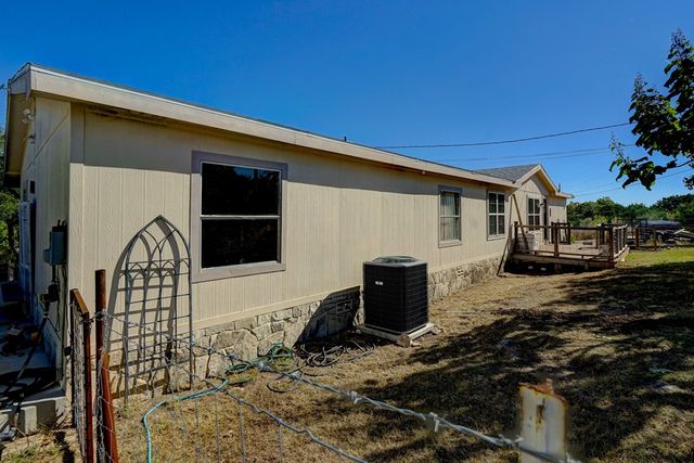 125 Valencia Dr, Kerrville, TX 78028