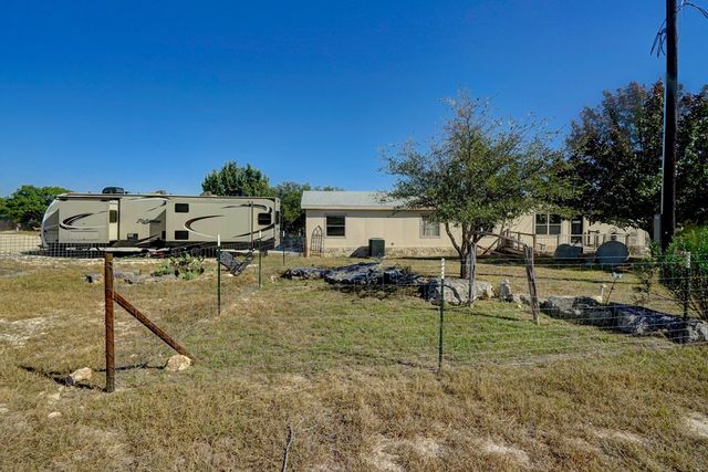 125 Valencia Dr, Kerrville, TX 78028