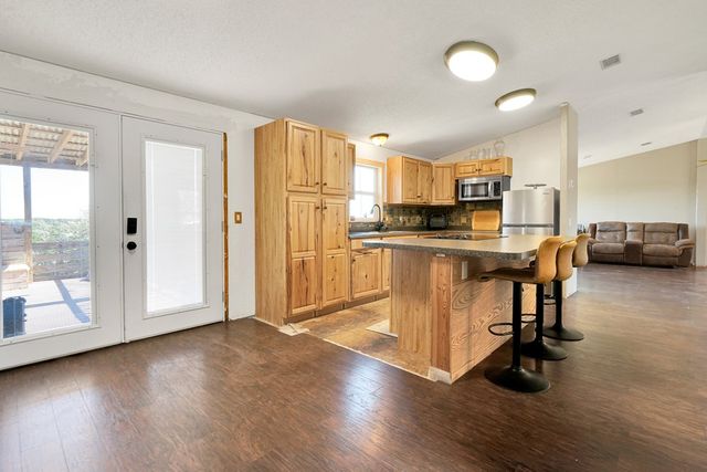 125 Valencia Dr, Kerrville, TX 78028