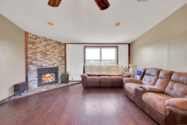 125 Valencia Dr, Kerrville, TX 78028