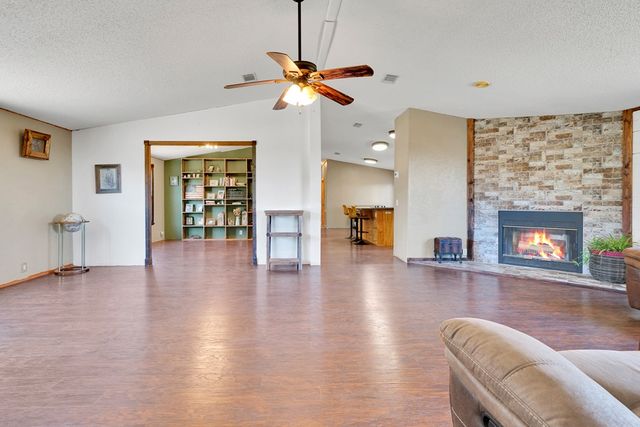 125 Valencia Dr, Kerrville, TX 78028