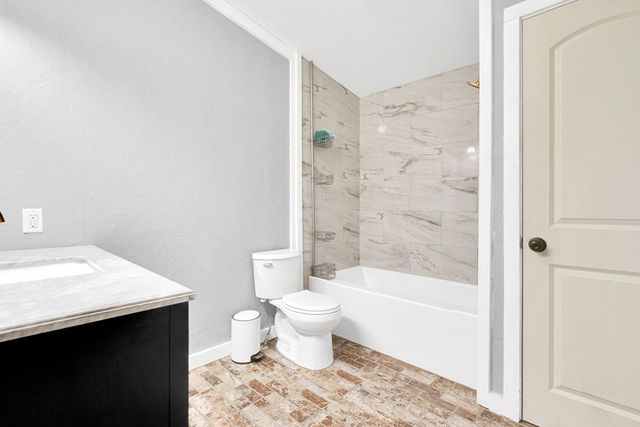 125 Valencia Dr, Kerrville, TX 78028