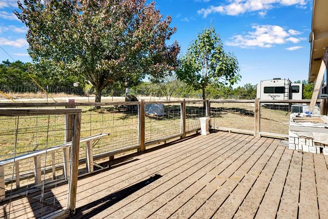 125 Valencia Dr, Kerrville, TX 78028