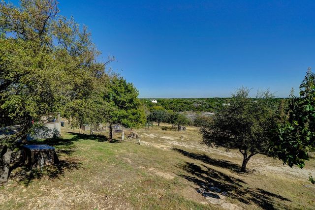 125 Valencia Dr, Kerrville, TX 78028