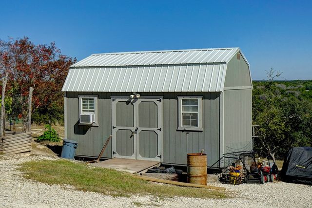 125 Valencia Dr, Kerrville, TX 78028