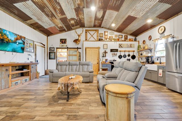 125 Valencia Dr, Kerrville, TX 78028