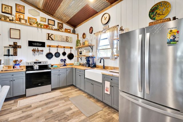 125 Valencia Dr, Kerrville, TX 78028