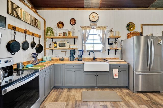 125 Valencia Dr, Kerrville, TX 78028