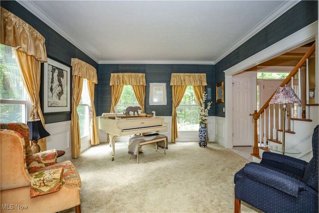 831 Meadowbrook Drive, Aurora, OH 44202