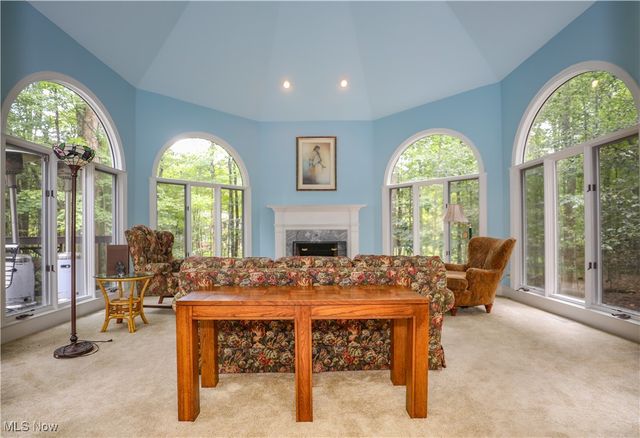 831 Meadowbrook Drive, Aurora, OH 44202