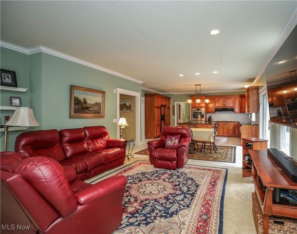 831 Meadowbrook Drive, Aurora, OH 44202