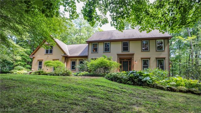 831 Meadowbrook Drive, Aurora, OH 44202