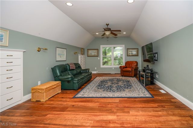 831 Meadowbrook Drive, Aurora, OH 44202