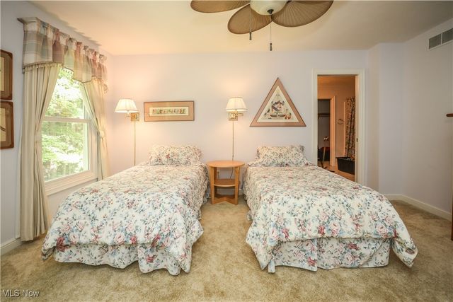 831 Meadowbrook Drive, Aurora, OH 44202